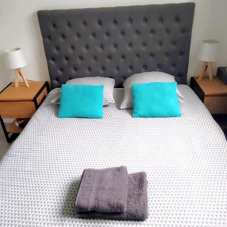 Chambre Et Salle De Bain De Privee Proche De Pau Bizanos Luaran gambar